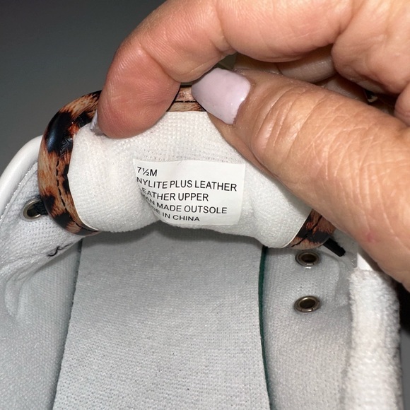 Tretorn Women’s White Leather Sneakers Leopard Logo Confort Insole Casual7 1/2 - Picture 9 of 9